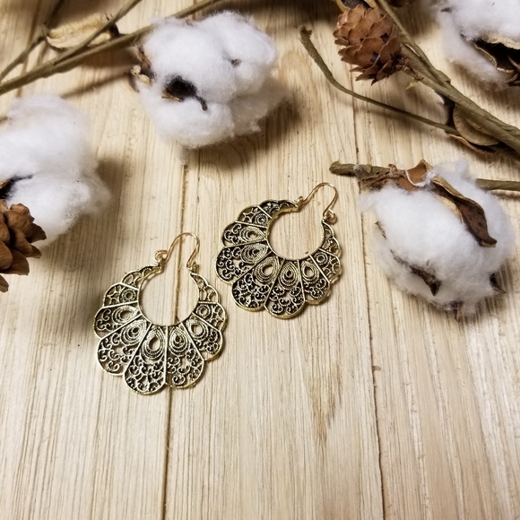 Beautiful Vintage GOLD Boho earrings - Picture 4 of 9
